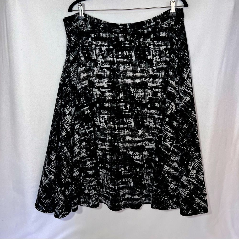 Mod color block full A-Line Skirt says 2XL sb 1XL)